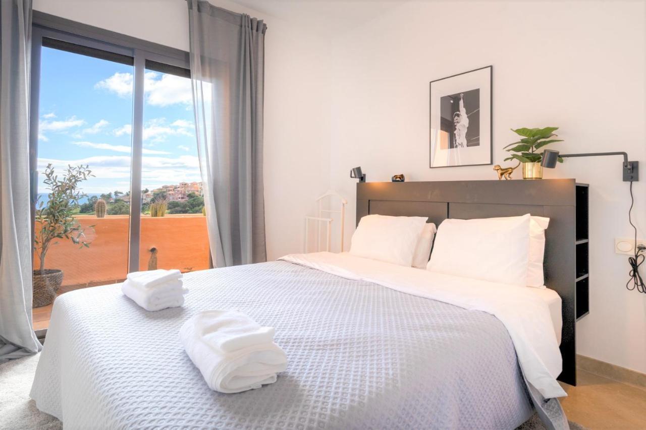 9 Penthouse With Amazing Sea Views, Close To Golf Manilva Duquesa Экстерьер фото