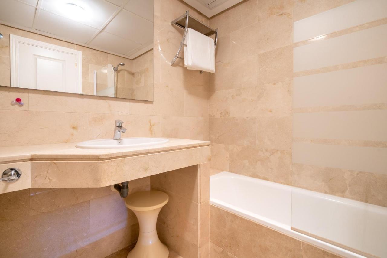9 Penthouse With Amazing Sea Views, Close To Golf Manilva Duquesa Экстерьер фото