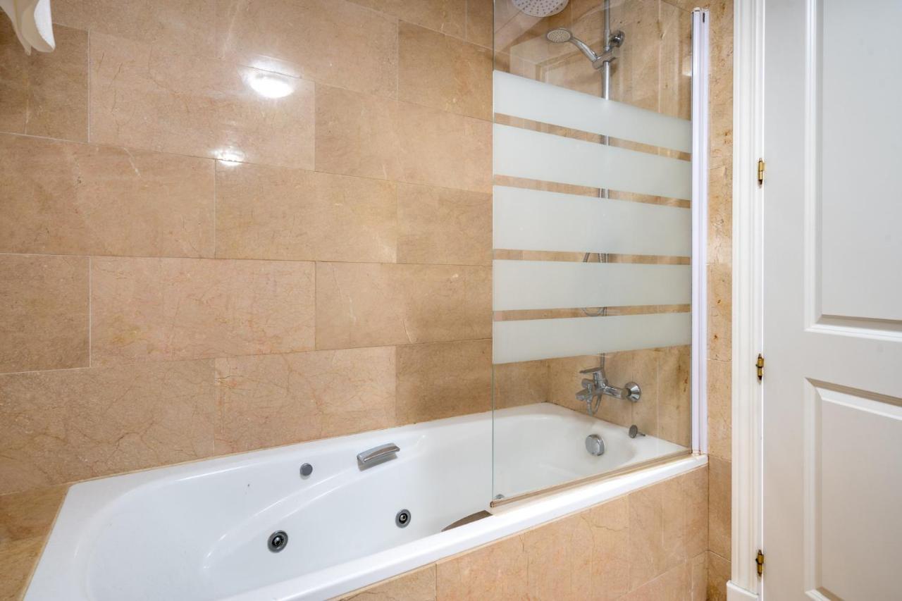 9 Penthouse With Amazing Sea Views, Close To Golf Manilva Duquesa Экстерьер фото